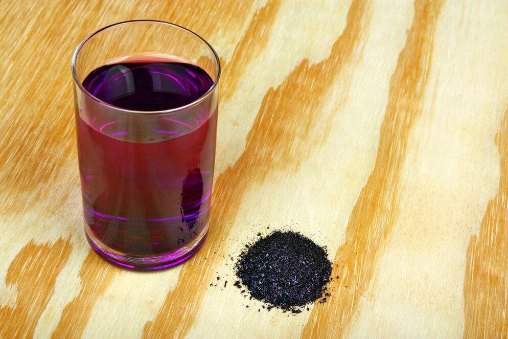 Potassium permanganate against nail fungus