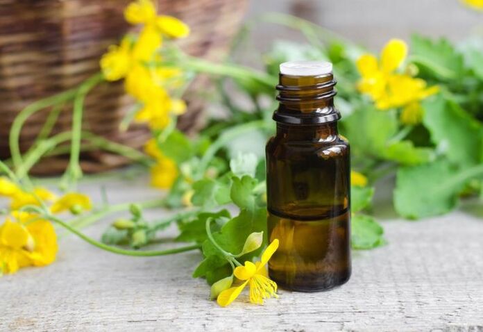 Topical anti-onychomycosis celandine oil is suitable for pregnant women and children
